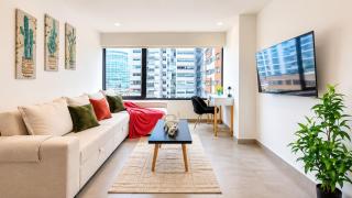 Luxury 1BR Condo w Pool, Jacuzzi, Near Antara - 0