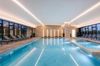 Luxury 1BR Condo w Pool, Jacuzzi, Near Antara - 7
