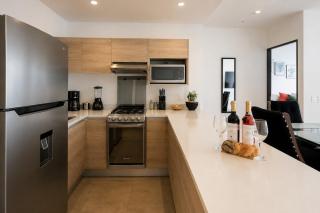 Luxury 1BR Condo w Pool, Jacuzzi, Near Antara - 6