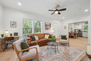 Mid Century 1/4 mile to Downtown Main Street - breweries, coffee, dining, shops - 9