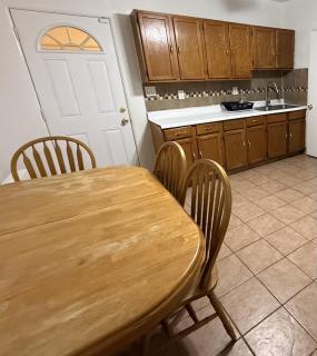 Private 2 bedroom and 1 bathroom house in a quiet area and convenient to NYC bus and train - 2