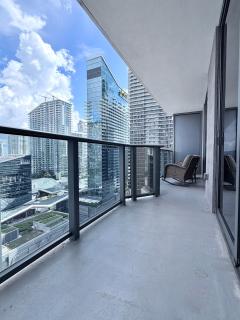 Gorgeous Upscale Condo in the Middle of Brickell - 2