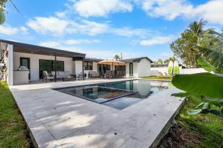 Waterfront Pool I Paddleboards Firepit & Fishing - 3