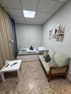 Neuwertiges Apartment mit schnellem WLAN, Glasfaser, Kostenlose Privatparkplatz auch für Transporter geeignet R2 - 6