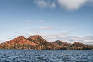 Condo overlooking Lac Superieur & mountain views - 9