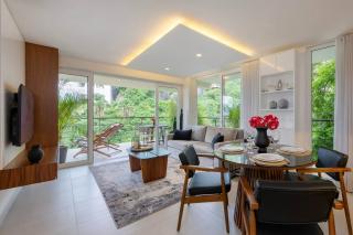 Luxury Condo with Breathtaking Views - 8