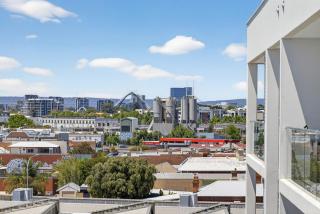 Stylish Perth Apartment with Balcony & Parking - 4