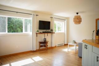Sea Breeze Suite - Quaint 1 bedroom downtown - 2