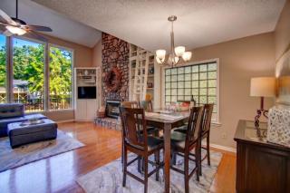 Lake Hamilton Retreat w Private Dock and Deck - 6