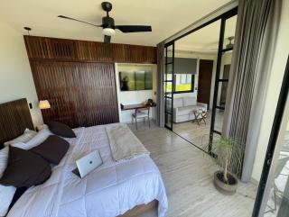 Sky Pool Suite - 4 Guests - Near the Beach - 3