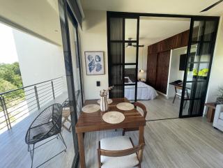 Sky Pool Suite - 4 Guests - Near the Beach - 6
