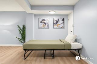 Spacious Cozy Couples Getaway Basement Suite in Sundance - 3