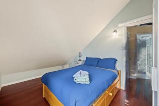 Magog Merry D301 Lake Memphremagog Condo Beach & Indoor Pool - 2
