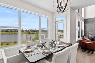 Luxurious Detached House with Private Garage, Lake View, Central AC & More - 5
