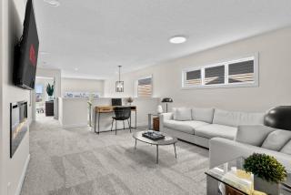 Luxurious Detached House with Private Garage, Lake View, Central AC & More - 4