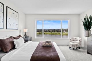Luxurious Detached House with Private Garage, Lake View, Central AC & More - 2