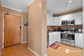 2-Storey Condo in The Fortress with Pool, Gym, WiFi, Parking - 4