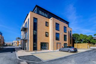 Penny Place Retreat – Central 2BED 2BATH by Station and Free Parking - 7