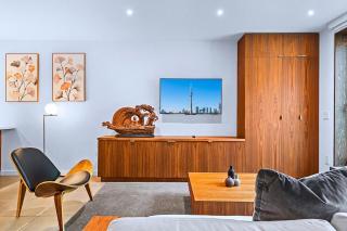 Luxury Basement Level Suite w Patio near High Park - Westend Suites - 1