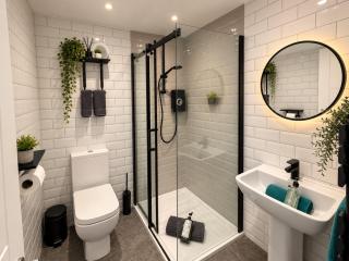 By Lushlets - Hen, Stag, Rugby, & Group Accommodation caters for 60 plus guests ask! - 3