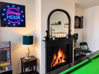 By Lushlets - Hen, Stag, Rugby, & Group Accommodation caters for 60 plus guests ask! - 2
