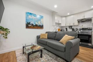 Modern 2BR Private Suite Near Calgary Airport - 8
