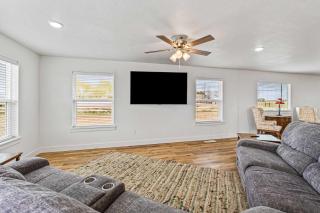 Big Foot Ranch Retreat Spacious Idaho Home with Vi - 2
