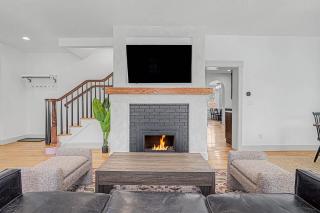 Historic Downtown Caldwell 5BR Basement Yard BBQ - 8