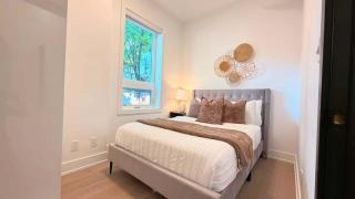 Modern West End 1BR Walk to Queen West & Lake - 9