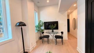 Modern West End 1BR Walk to Queen West & Lake - 6