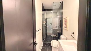 Modern West End 1BR Walk to Queen West & Lake - 5