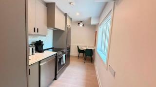 Modern West End 1BR Walk to Queen West & Lake - 2