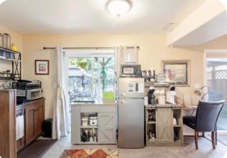 2 BR 1500 sq ft Suite, sauna,hot tub, gym - 4