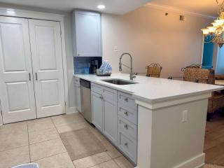 Spacious Beachy Condo On Okaloosa Island w Playground and Two Hot Tubs Access - 7
