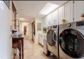 Cozy Sunitt Private 1500 sq ft 3 Bed Suite, sauna hot tub gym - 3