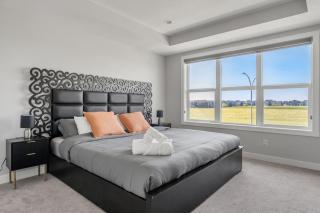 Cornerstone 3BR Home near Calgary Airport – King Ensuite, Fireplace, Double Garage - 8