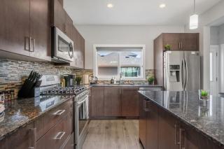 Cornerstone 3BR Home near Calgary Airport – King Ensuite, Fireplace, Double Garage - 5