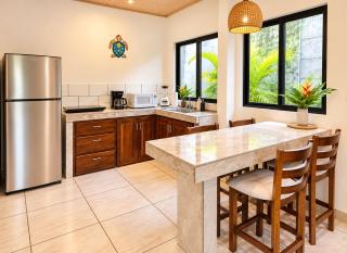 Olas de Oro Apartments - 3 Min Walk to the Beach & Pool - 4