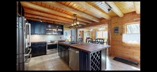 Luxurious Lakefront Log Home with Private Dock - 9