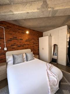 The 260 Collection Luxury City Apartment - 5