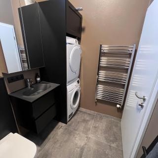 One bedroom condo with free parking - 7