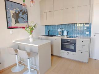 Design Studio Apartment, Balcony, Parking - 9