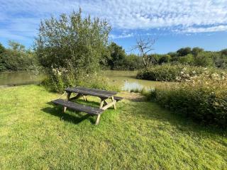 Cottage Sleeps 4 Indoor Pool Fishing Lake Pets - 5