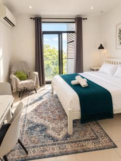 EMBASSY - Sky Suites - 6