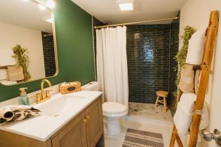 Rustic Barn Retreat - 7