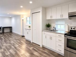 Cozy Vancouver 2BR Suite with Private Entrance - 1
