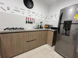 Tu Refugio con Estilo Piscina, Balcón y Parking - 2