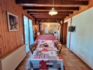 Gîte nature, 15 km de Gérardmer, randonnée, ski, jardin, terrasse, BBQ, équipements bébé inclus - 1