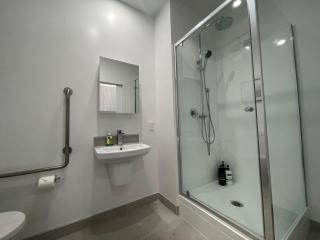 Central City Spacious Studio Near Riverside Market - 4