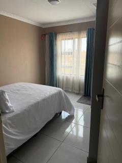 2 bedroom self catering apartment - 3